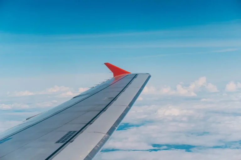 Voler avec Transavia : ce qu&rsquo;il faut savoir avant de réserver