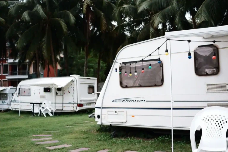 Camping ouvert toute l&rsquo;année : où aller et quoi vérifier
