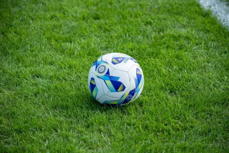 France Football : le magazine derrière le Ballon d&rsquo;Or