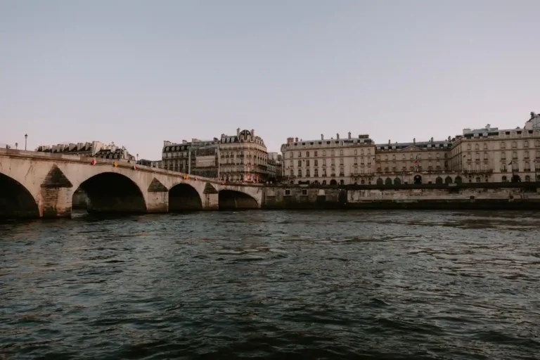 Hôtel de Ville de Paris : visiter le monument et sa place