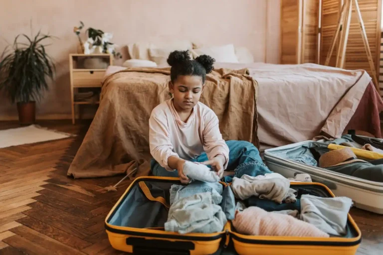 Infovoyage AVEA : suivre et préparer le voyage de son enfant