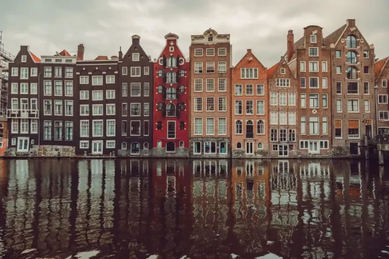 Train pour Amsterdam : durée, trajet et formalités