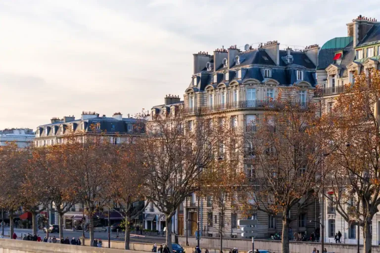 Hôtel Louis Vuitton : ce qui existe vraiment, et où dormir